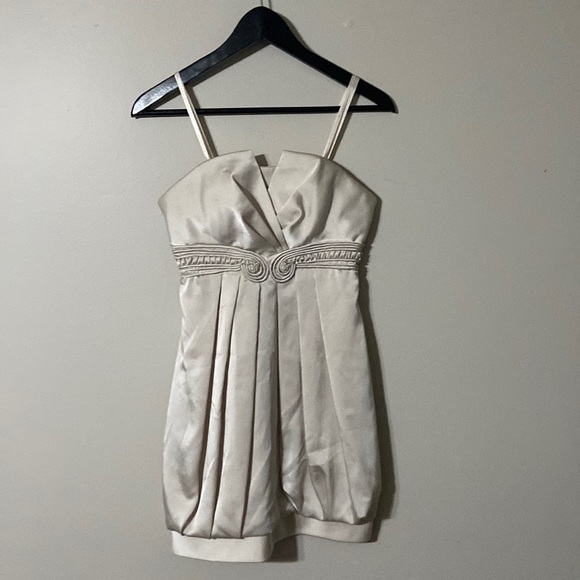 BCBGMaxAzria Dresses & Skirts - BCBGMaxAzria Strapless Dress